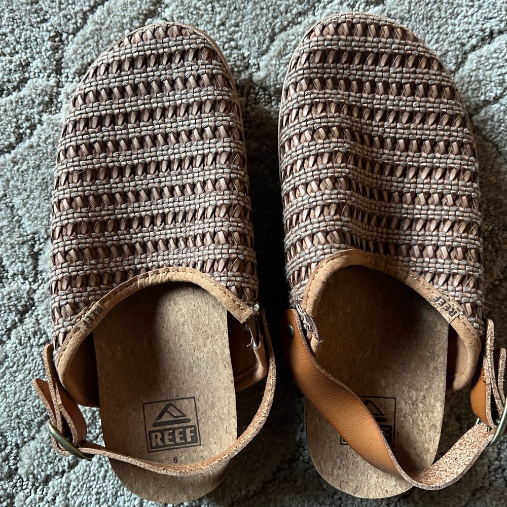 New! Reef slip ons size 6